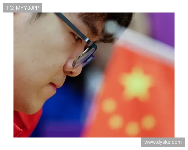 [棋牌]柯洁现身浙江光明顶围棋俱乐部 棋友齐聚为柯洁加油.